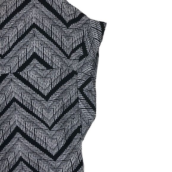 Casual Black & White Chevron Blouse Pullover w/Cuffed Cap Sleeves SZ L - Picture 6 of 7